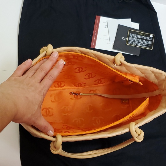 🤩Used twice 100% authentic Chanel calfskin tote bag "price firm" - Picture 17 of 17